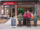Semir mit seiner Tochter - Semir's Restaurant in Simmerath